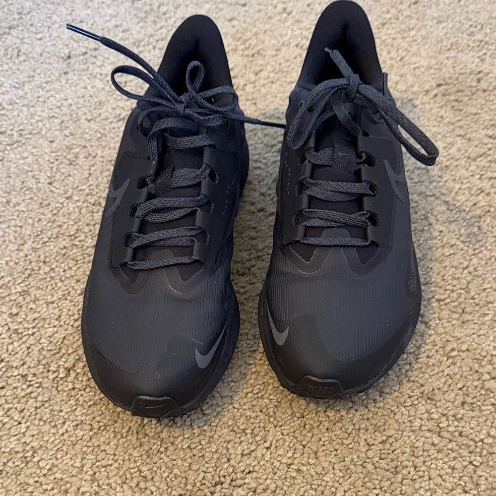 Nike women’s All-Black Athletic Sneakers size 8 worn once other new